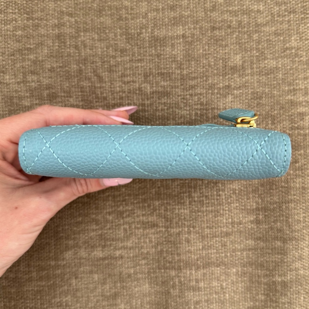 CHANEL Rare Light Blue/Pink Classic Tri-Fold Quilted Leather Wallet - Picture 5 of 11
